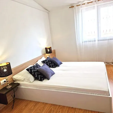 Gavran Apartment *