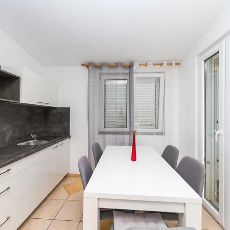Gavran Apartment