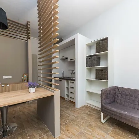 Gavran Apartment *
