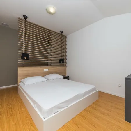 Gavran * באסקה וודה